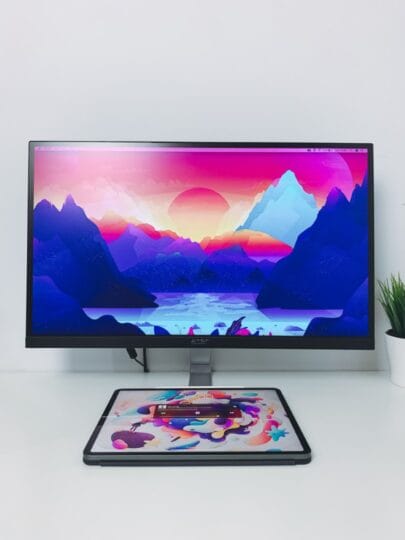 Computer monitor with vibrate image